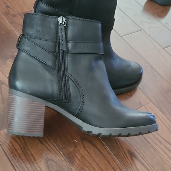 New Clarks Women's Clarkwell Hall Fashion Boot Leather Black Size 9.5W - Picture 7 of 13